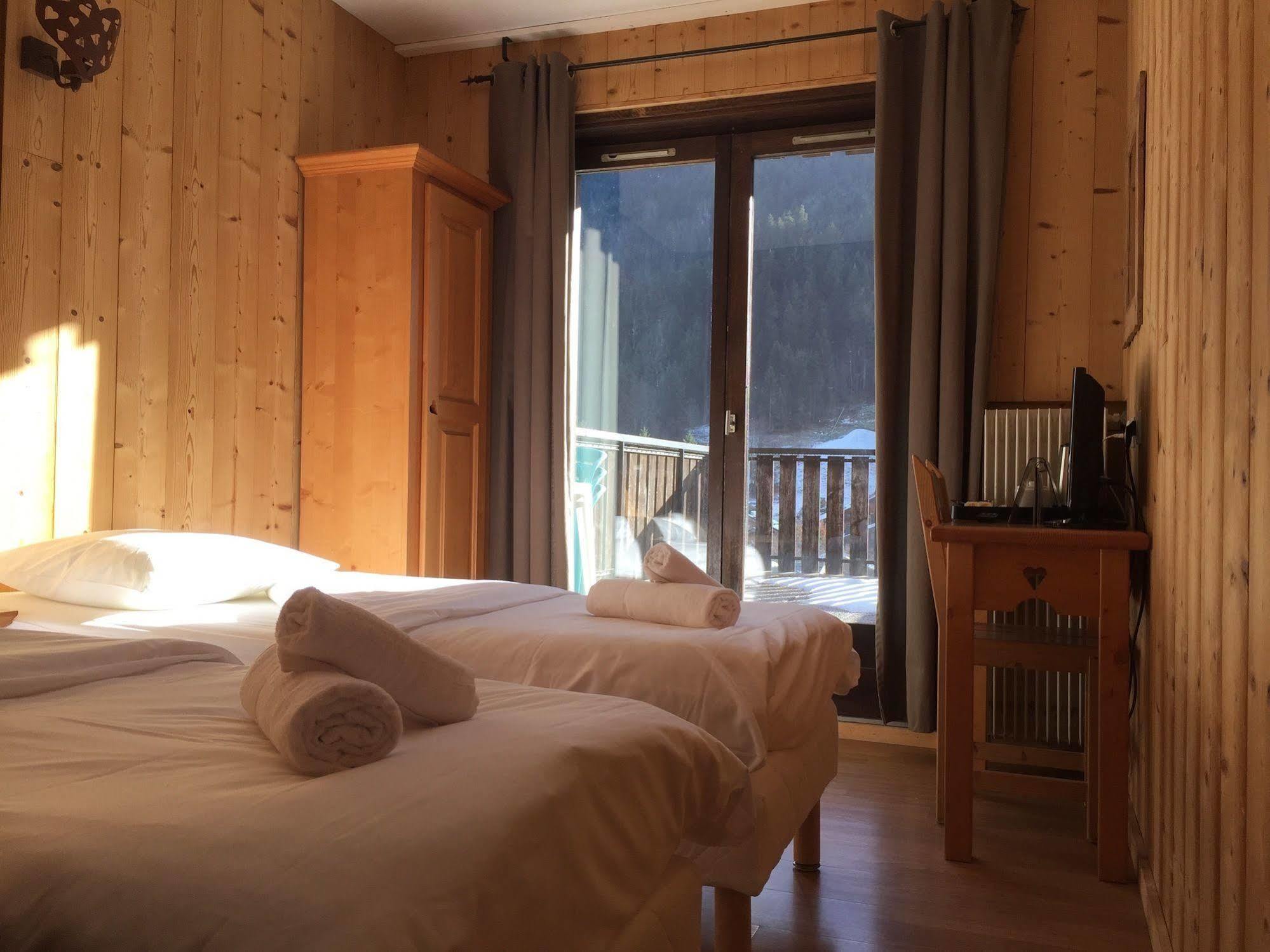 Hotel Les Combelles Châtel 외부 사진