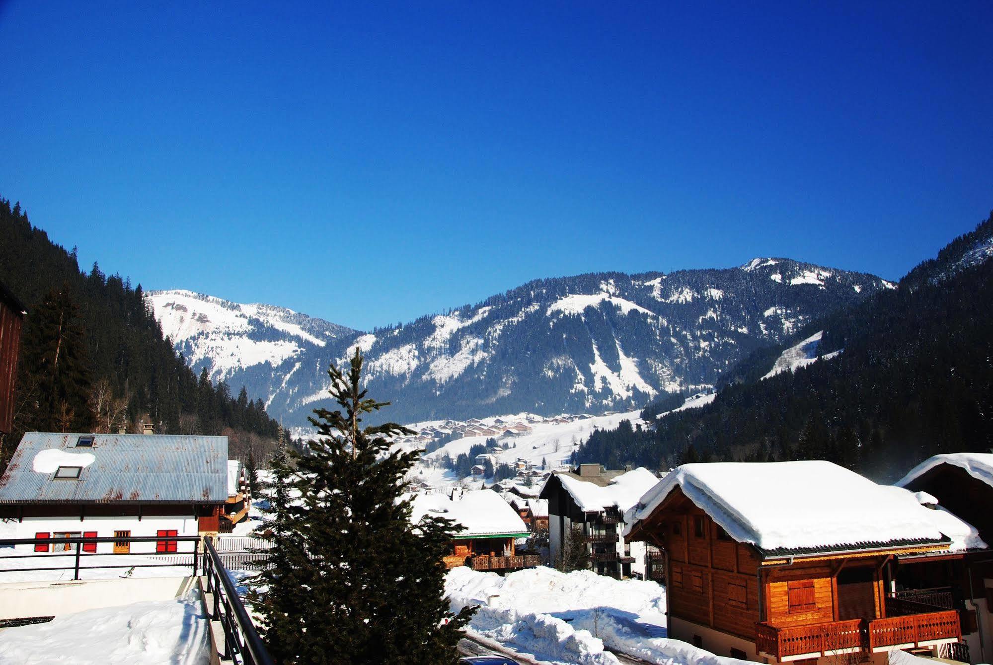 Hotel Les Combelles Châtel 외부 사진