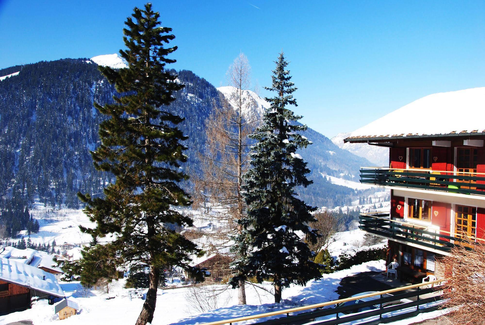Hotel Les Combelles Châtel 외부 사진