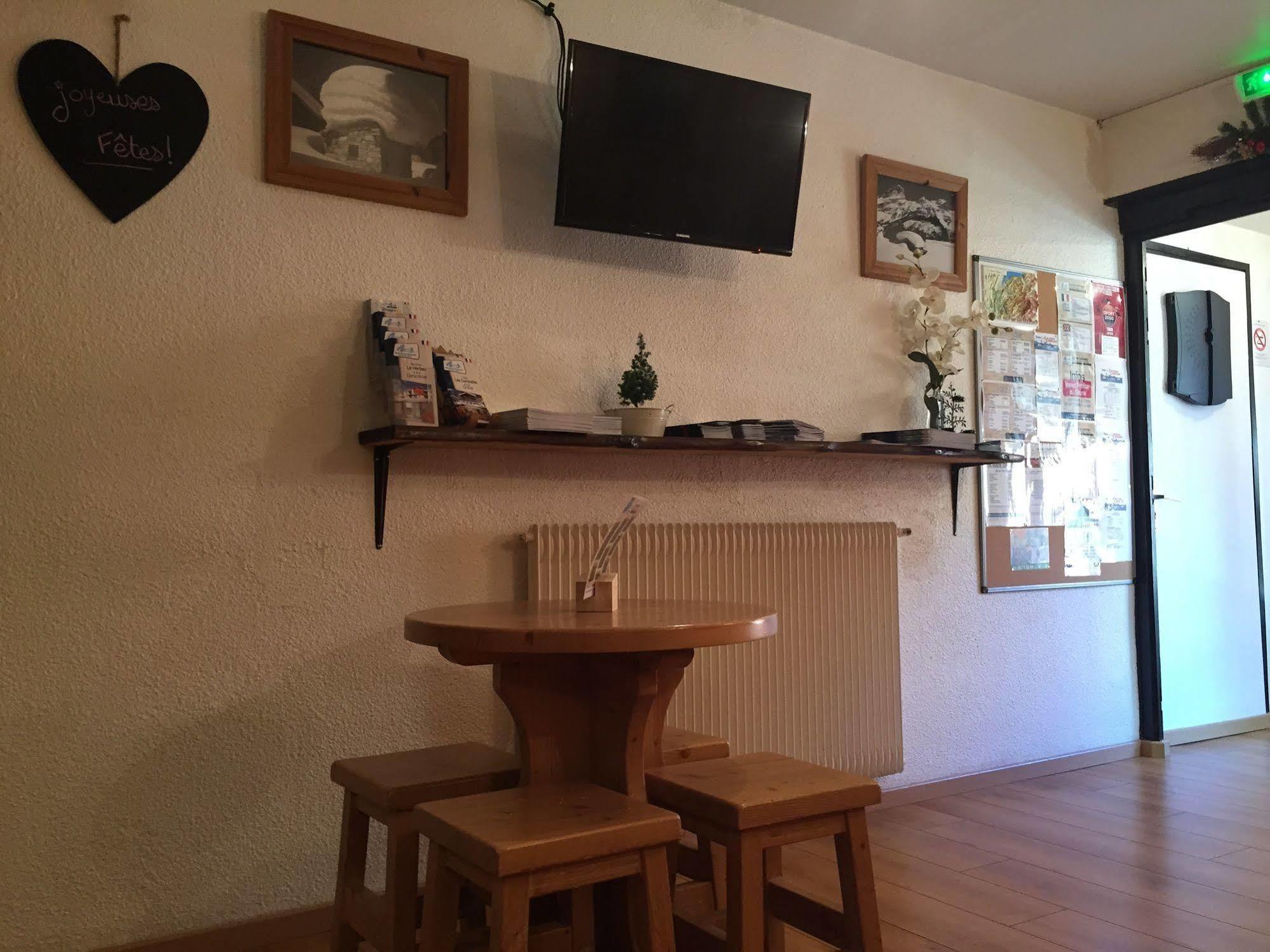 Hotel Les Combelles Châtel 외부 사진